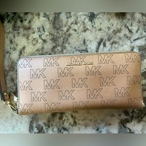 Michael Kors wristlet